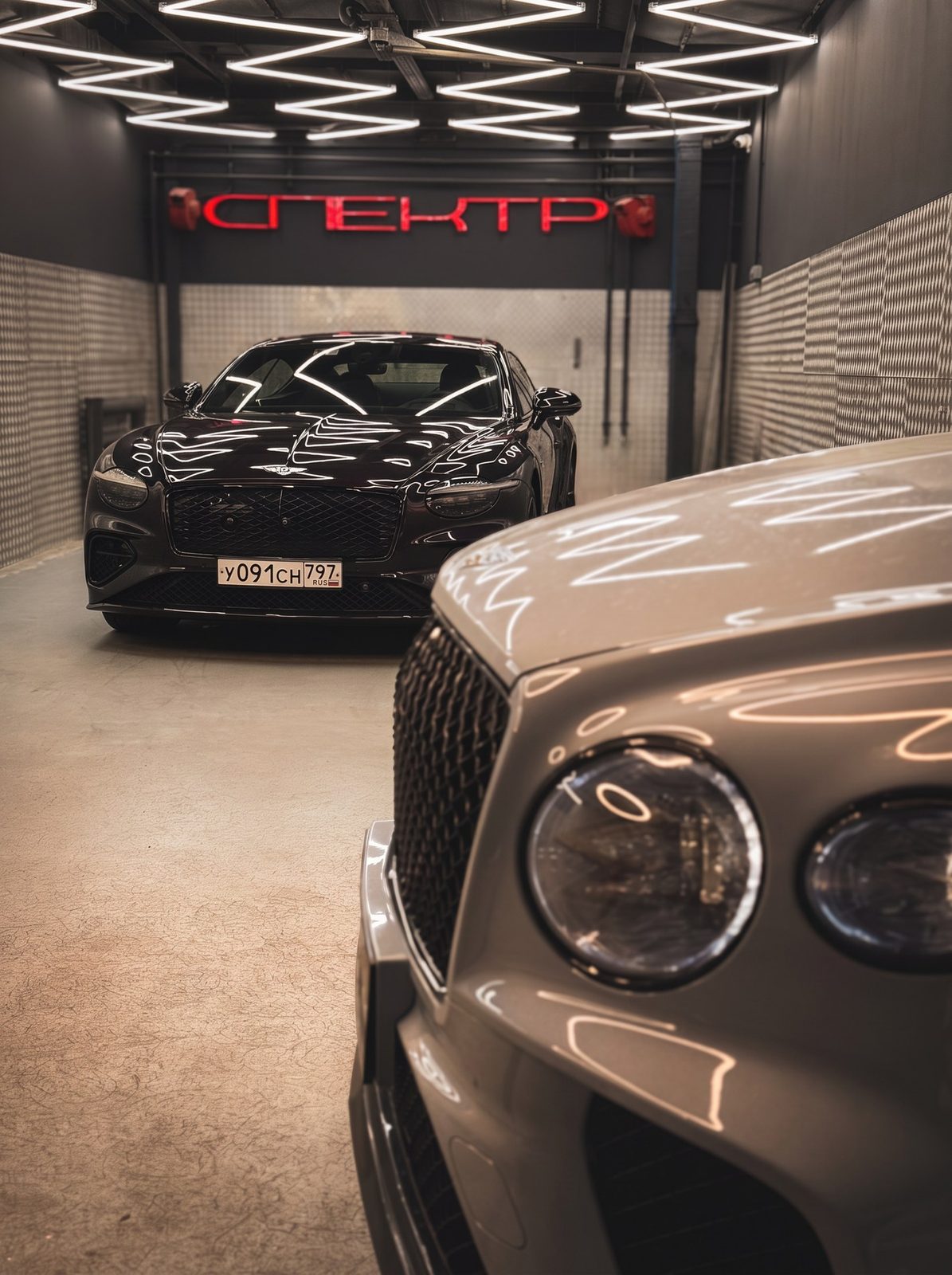 Салон Спектр Селект: Bentley и купе под вывеской SPECTR
